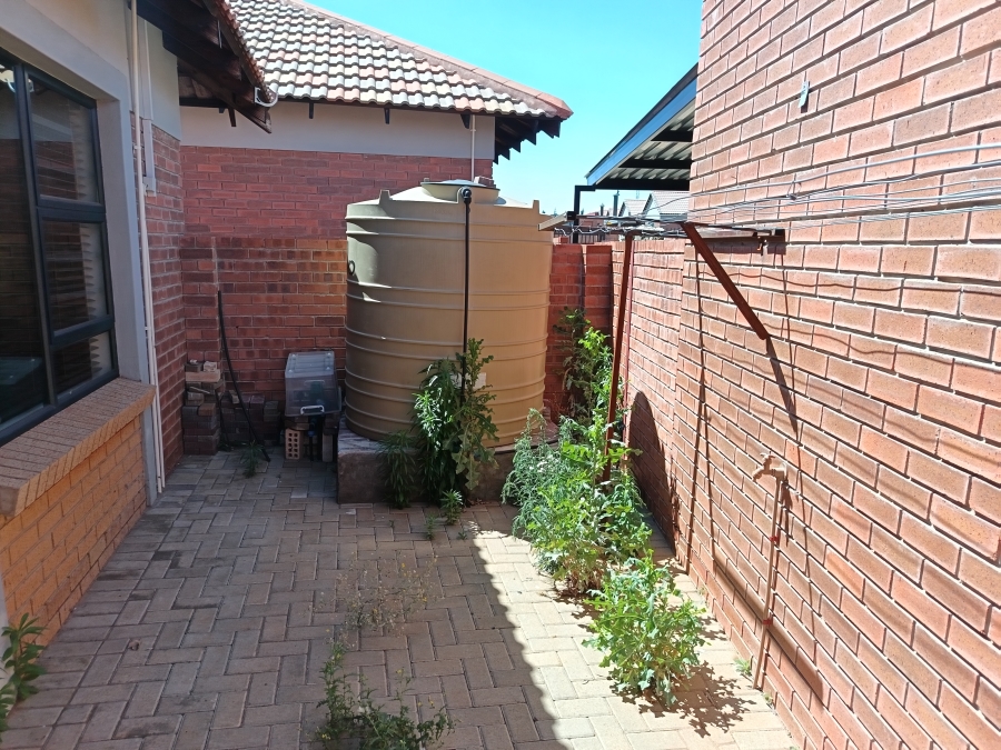 To Let 3 Bedroom Property for Rent in Spitskop SH Free State